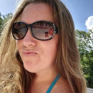 Meet your Posher, Niki